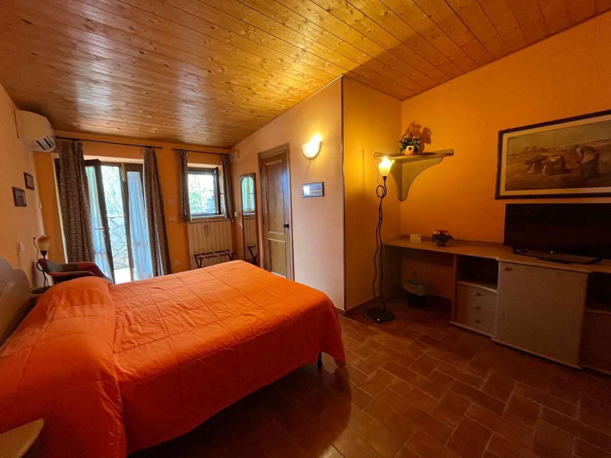 Agriturismo Poggio Del Drago 蒙特马拉诺 外观 照片